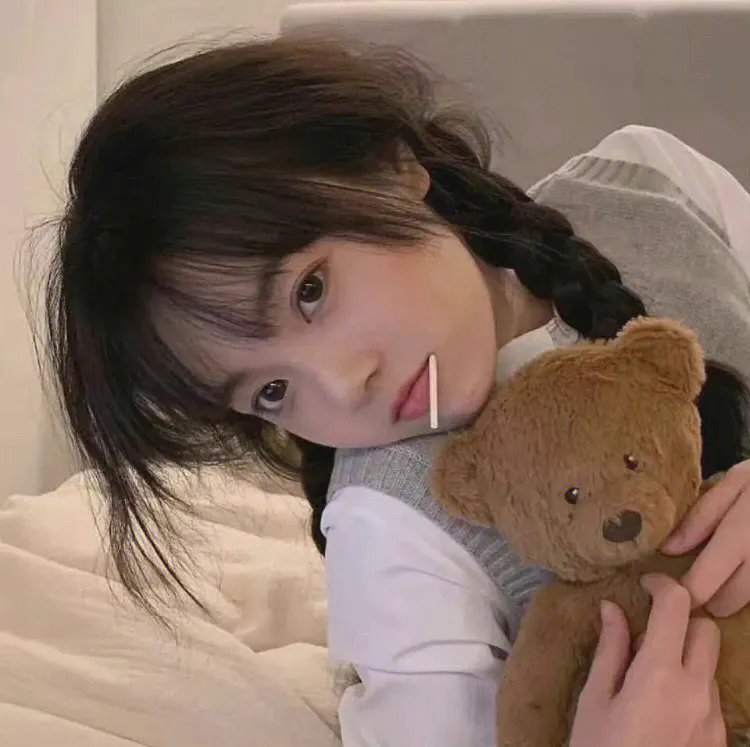 模仿女孩